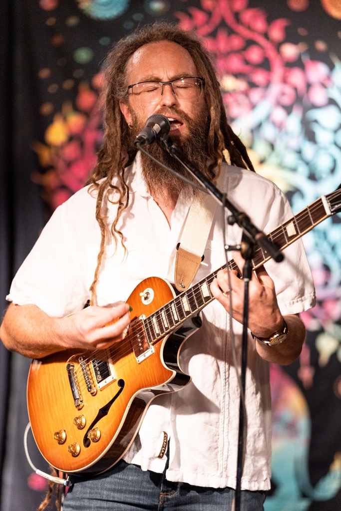 Shimshai performs his sacred world medicine music and roots reggae live with his band in Sebastopol, California.